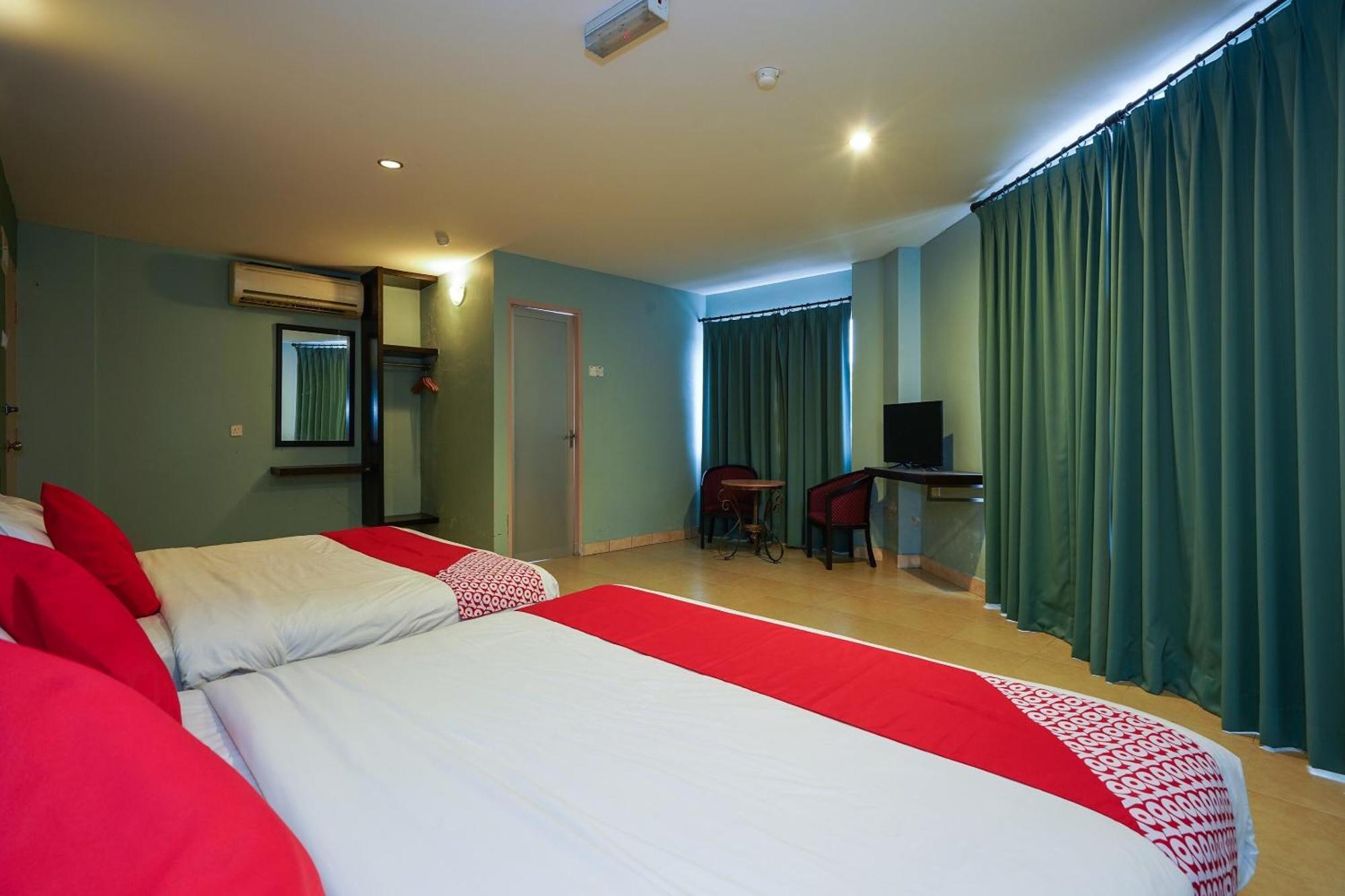 Hotel O Hotel Orchard Inn Lumut Eksteriør billede