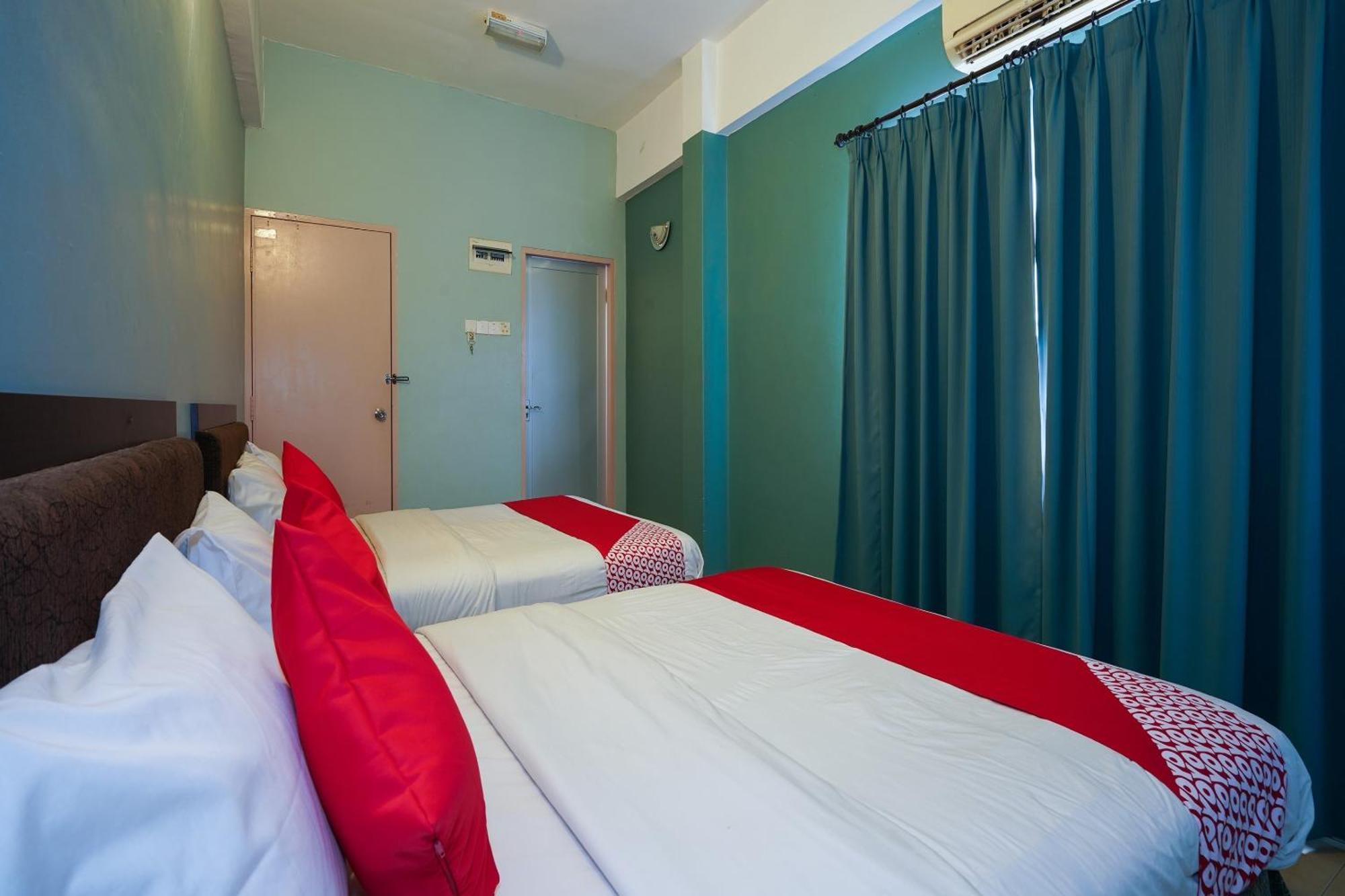 Hotel O Hotel Orchard Inn Lumut Eksteriør billede