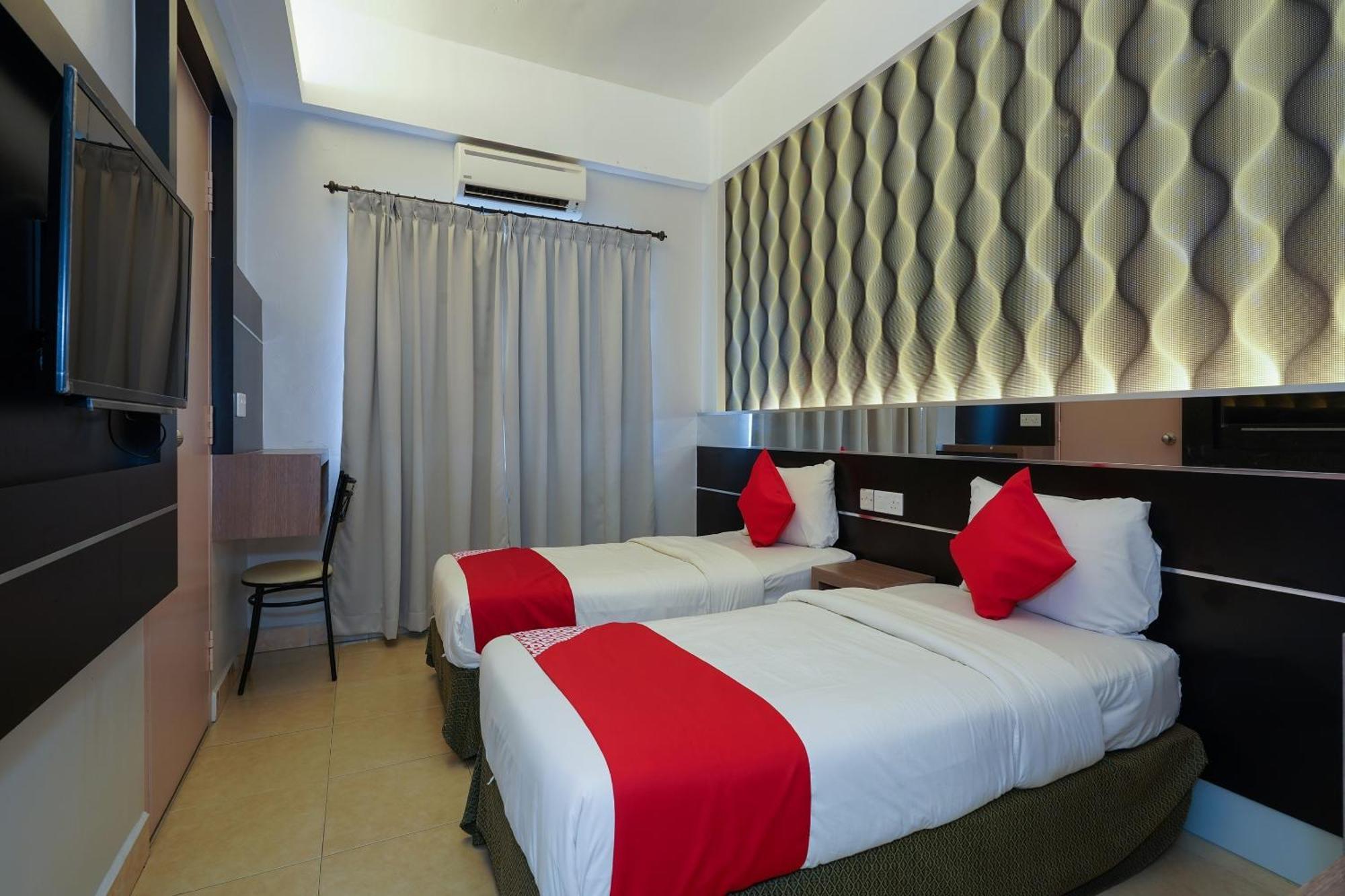 Hotel O Hotel Orchard Inn Lumut Eksteriør billede