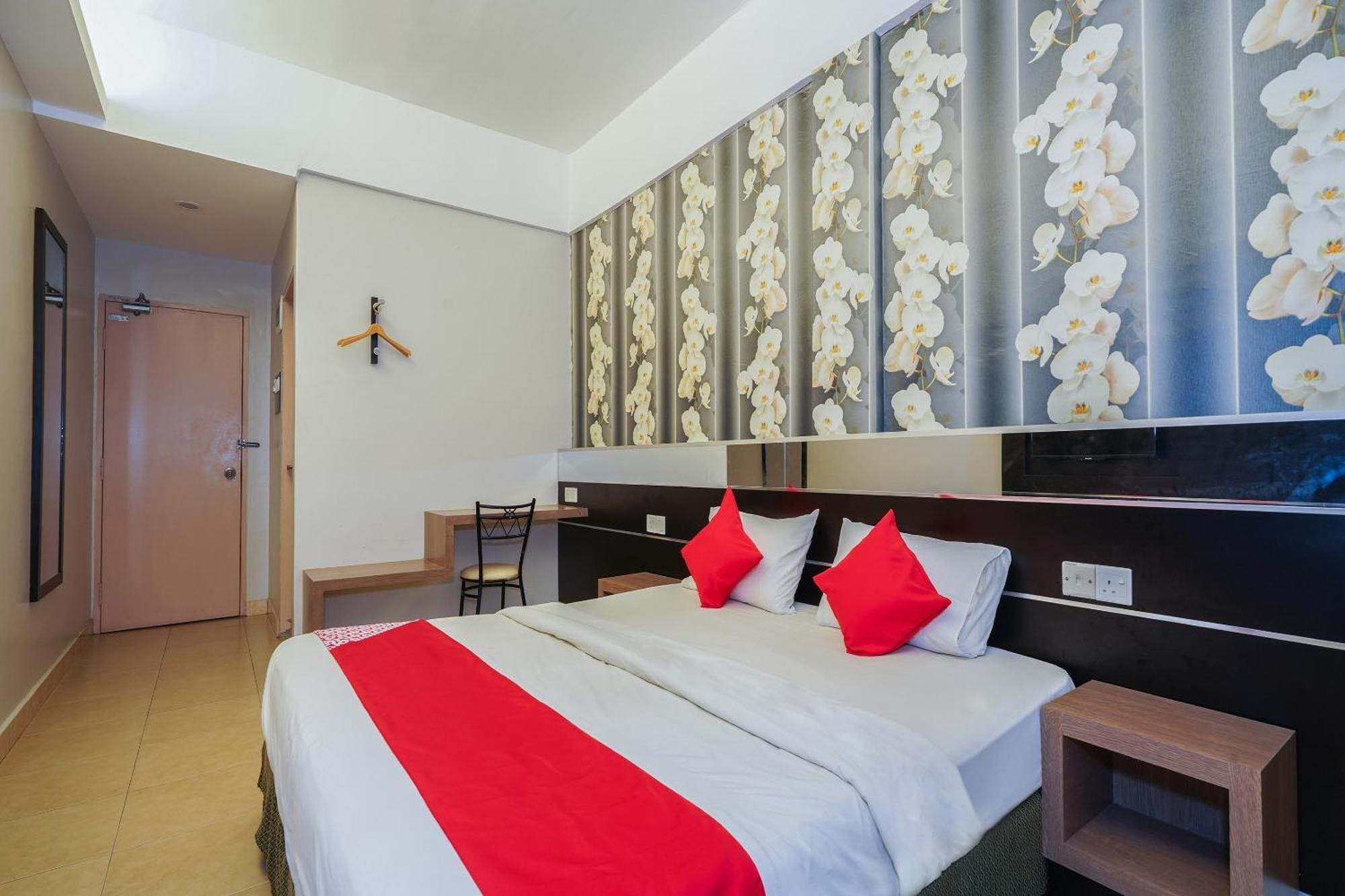 Hotel O Hotel Orchard Inn Lumut Eksteriør billede